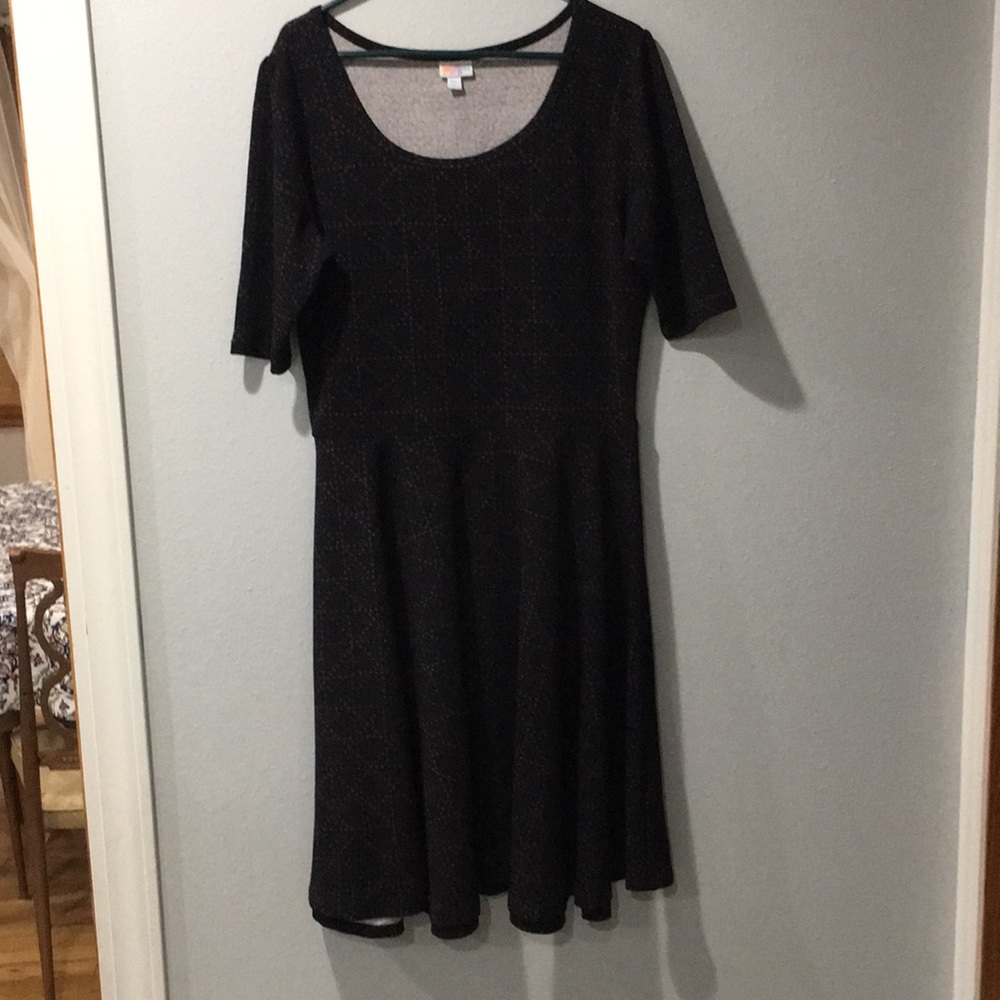LulaRoe 2XL Black, Red & Green Nicole
